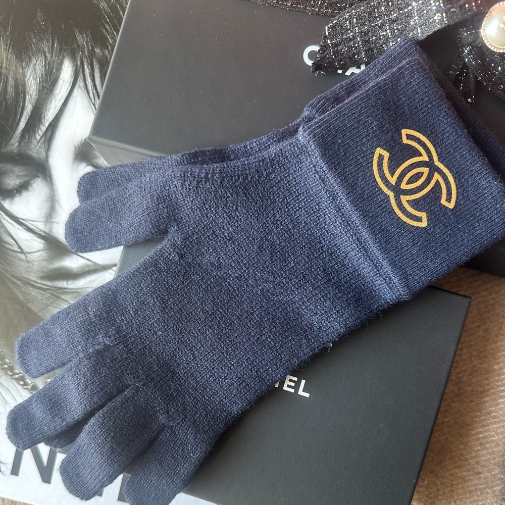 Brand new Chanel cashmere glovess